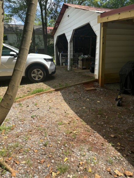 Building Photo - 206 Magazine St