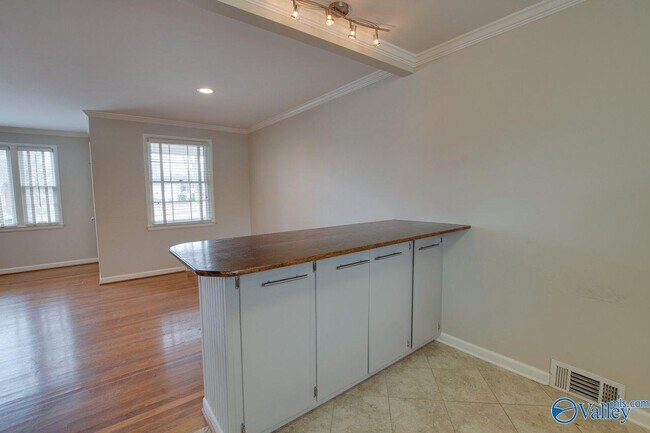 Building Photo - 6521 Chadwell Rd SW