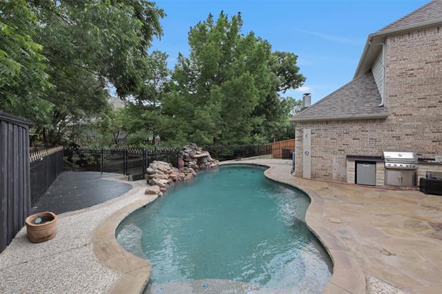 Building Photo - 3310 Meadow Wood Dr