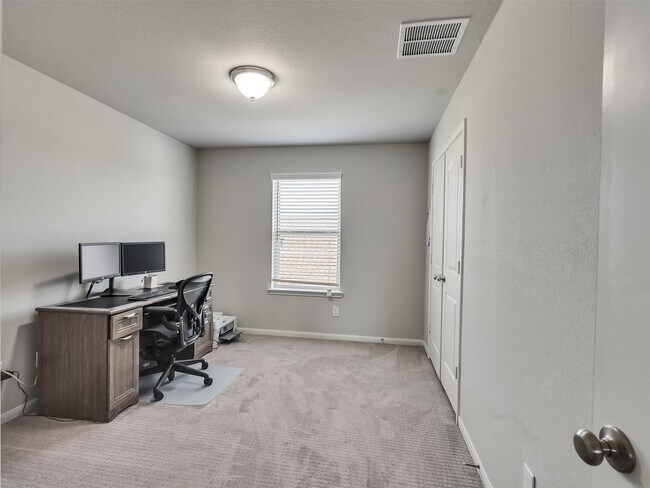 Building Photo - 507 Thunder Cloud Dr