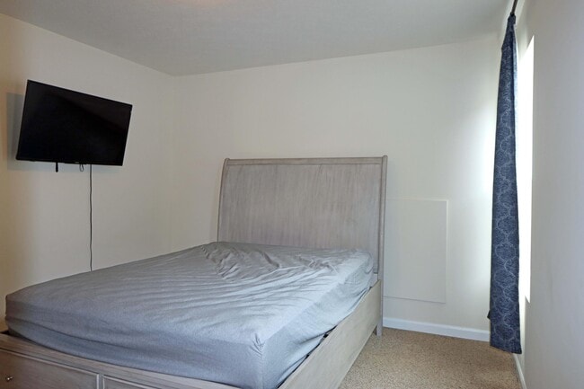 Building Photo - 5595 Eagle River Dr