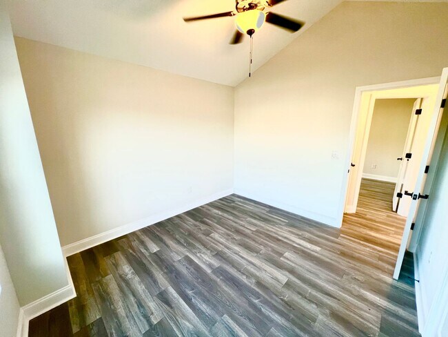 Building Photo - 232 Sage Cir