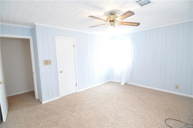 Building Photo - 5758 Carriage Hills Dr
