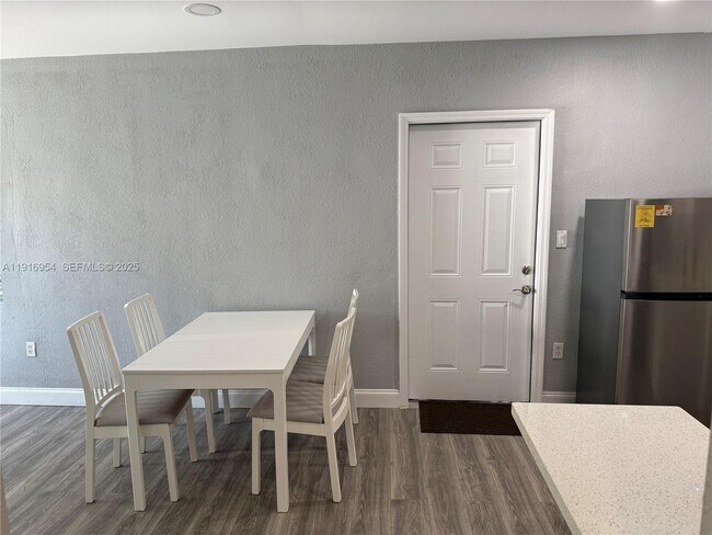 Building Photo - 291 NE 112th St