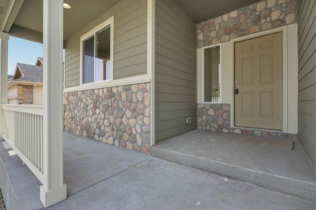 Building Photo - 935 Mount Shavano Ave