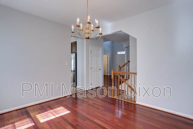 Building Photo - 7232 Lyndsey Way