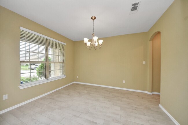 Building Photo - 28215 Shorecrest Ln