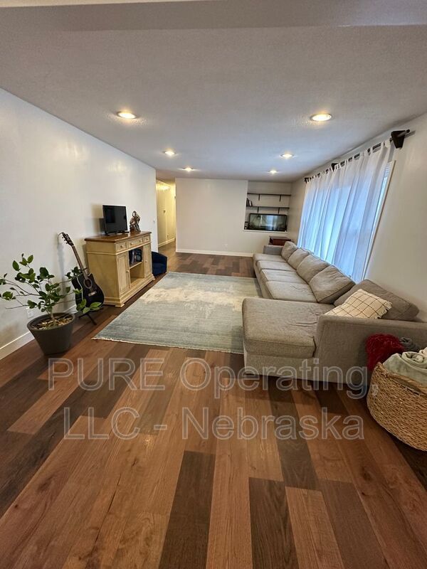 Building Photo - 12904 Marcy St