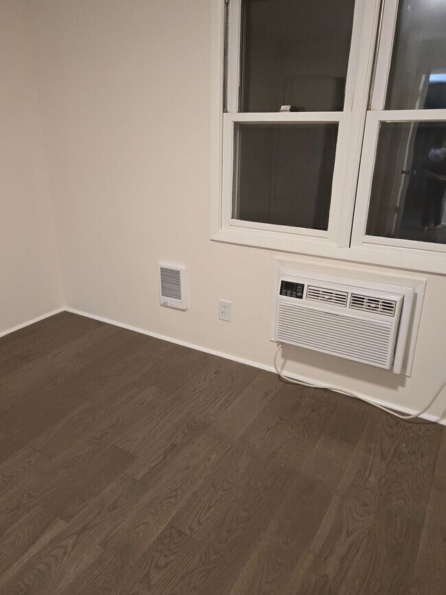 Building Photo - Charming 2BR Condo in Bethel