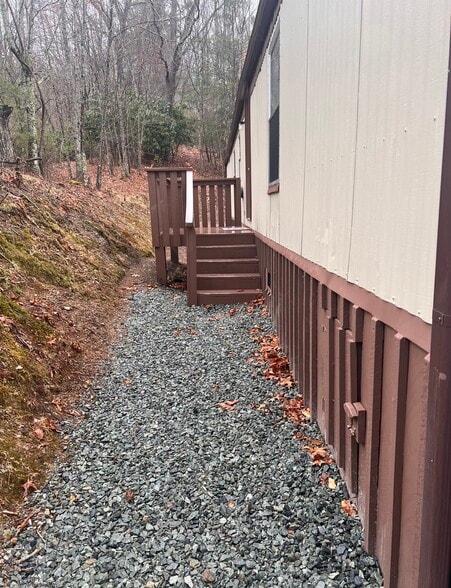 Building Photo - 299 Frank Hodges Dr