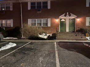 Building Photo - 1 Dahnert Park Ln