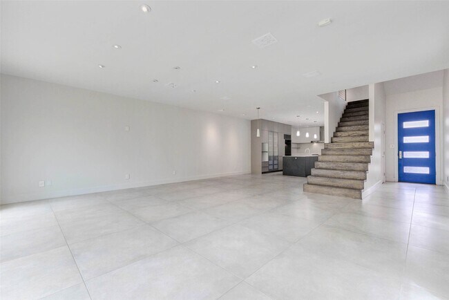 Building Photo - 1222 Marconi St