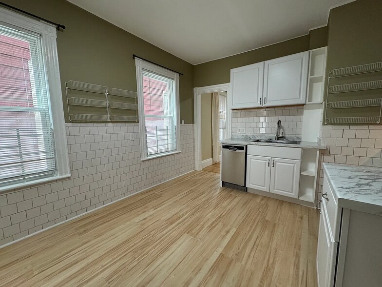 Building Photo - 368 Washington St