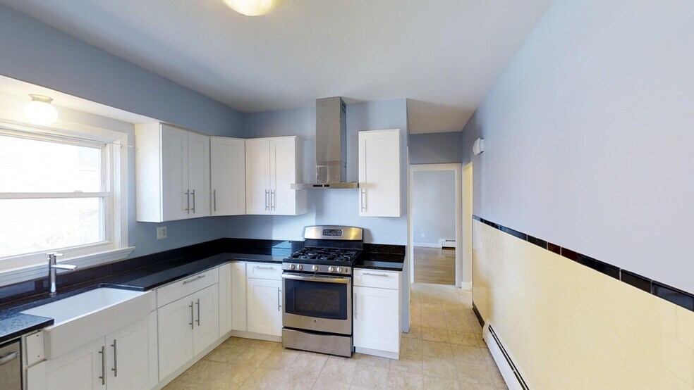 Building Photo - 22 Murdock St