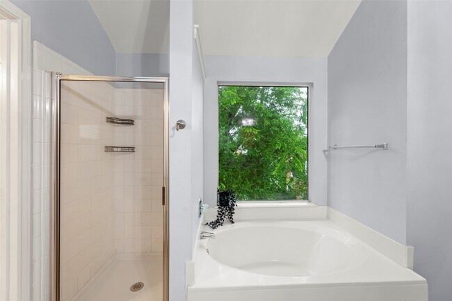 Building Photo - 11745 Logan Ridge Dr