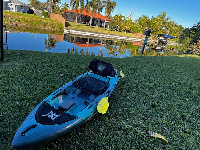 Building Photo - 2488 Waterside Dr