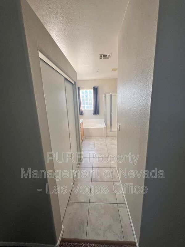 Building Photo - 7204 Glen Shire Ct