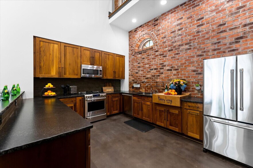Building Photo - 3234 Bass Dr