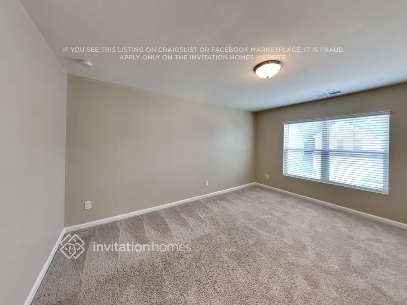 Building Photo - 544 S Fortune Way
