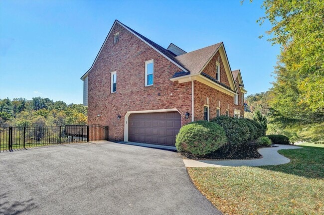Building Photo - 1147 Belcroft Court