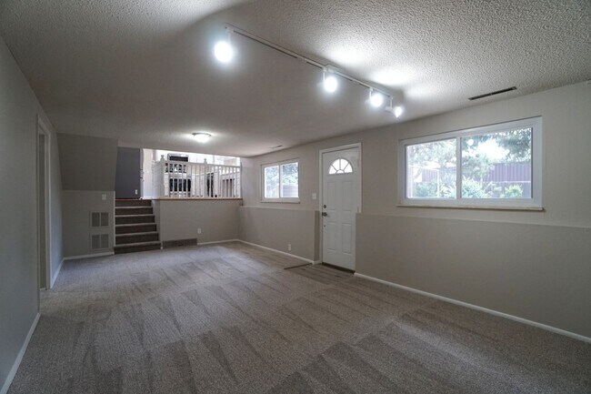 Building Photo - 5007 Alta Loma Rd