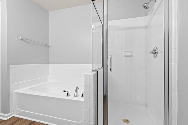 Building Photo - Town House in North Raleigh- Available Now