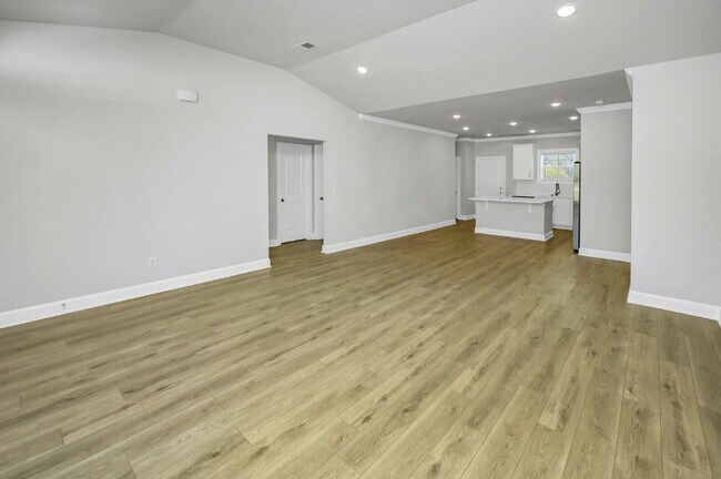 Building Photo - Brand-New 4BR Home in Prime Columbia Location!