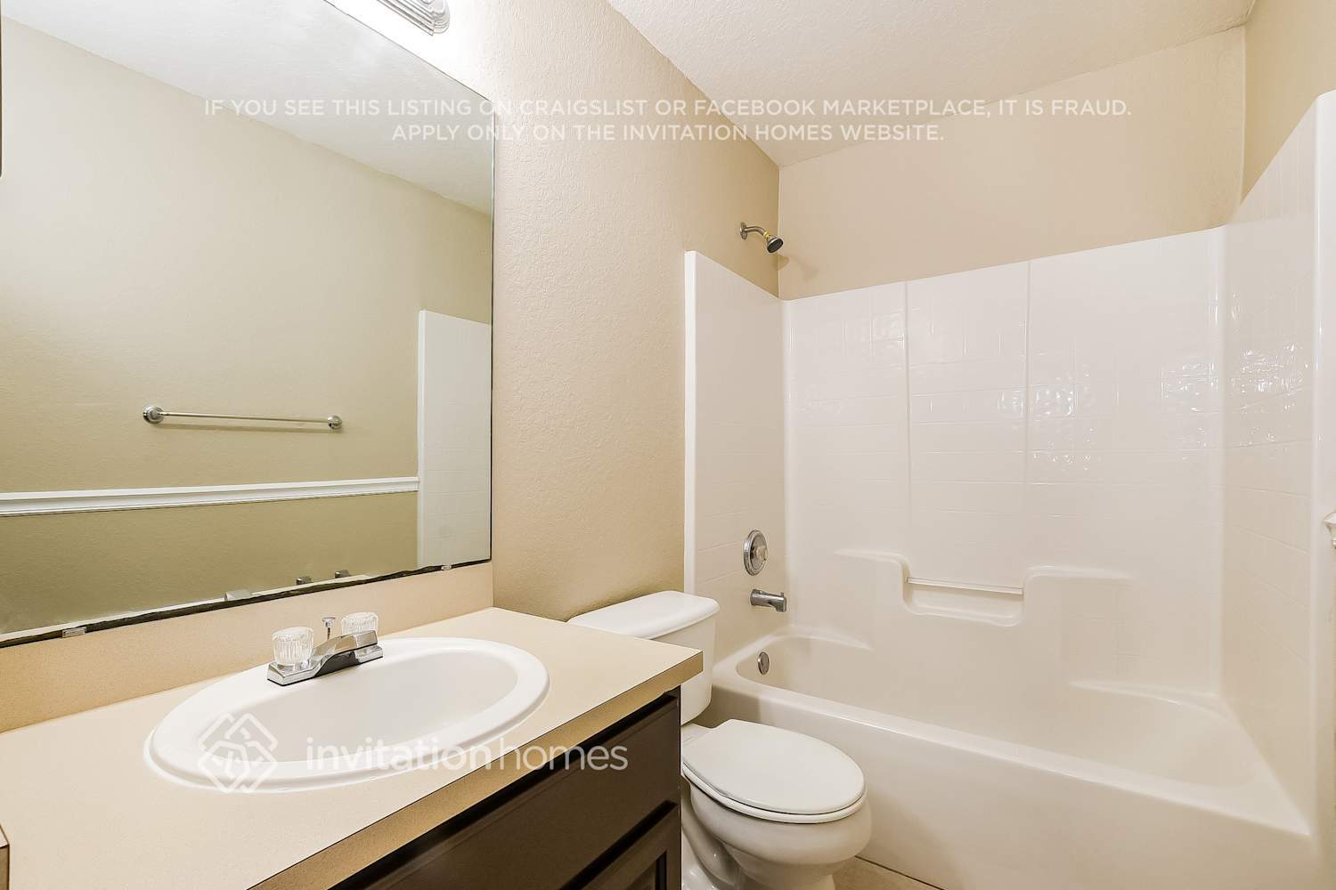 Building Photo - 4736 Robin Dr