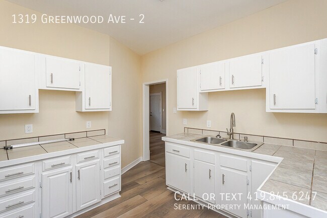 Building Photo - 1319 Greenwood Ave