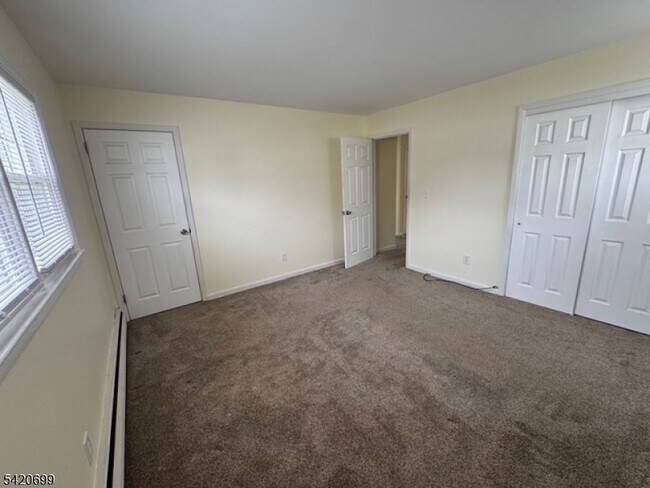 Building Photo - 14 Walnut Pkwy