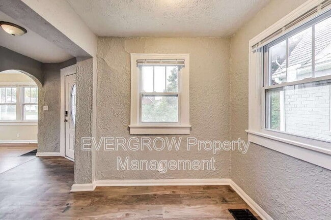 Building Photo - 5244 E 10th St