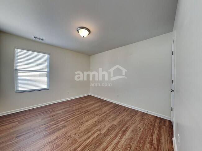 Building Photo - 321 Crabapple Cir