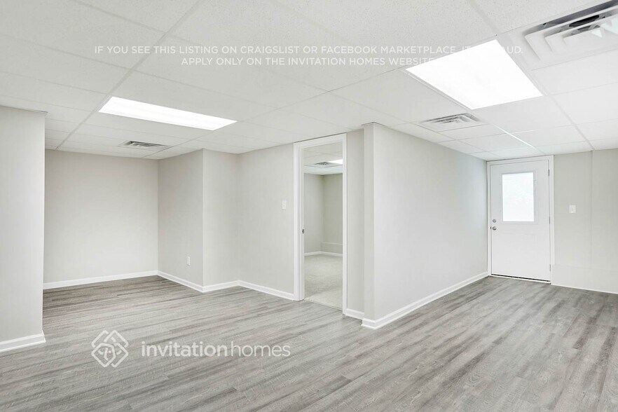 Building Photo - 601 Exam Ct