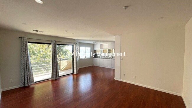 Building Photo - Downtown Walnut Creek! 3rd floor 2 master ...