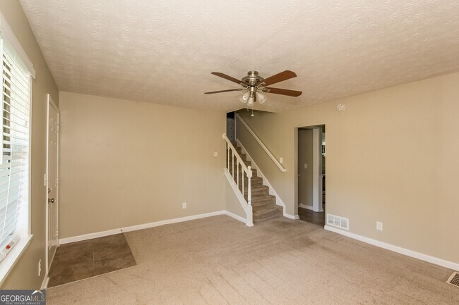 Building Photo - 684 Lookout Ct NW