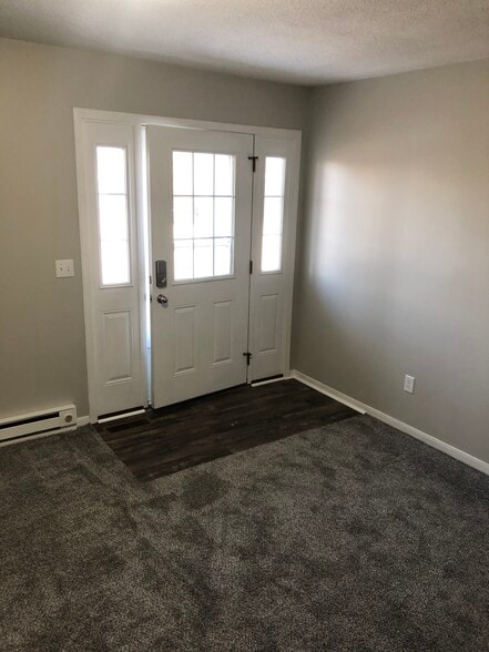 Front door/living room - 1015 Ebersole Blvd