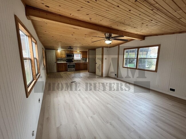 Building Photo - Charming 2-bedroom, 1-bathroom home!