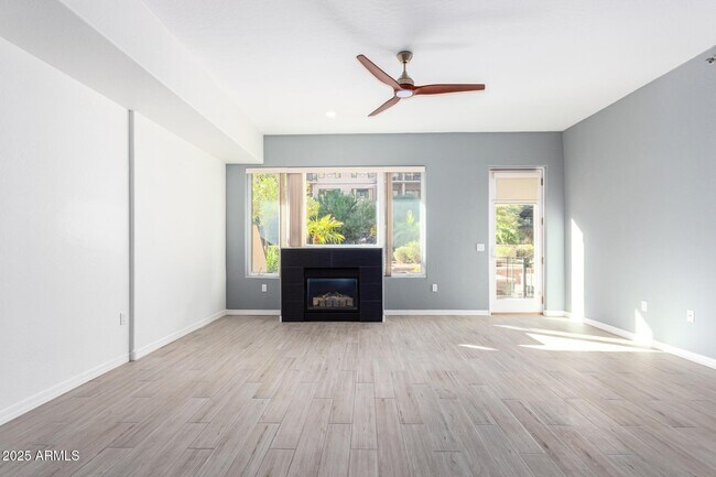 Building Photo - 17 W Vernon Ave