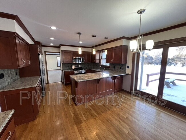Building Photo - 3204 Chateau Ct