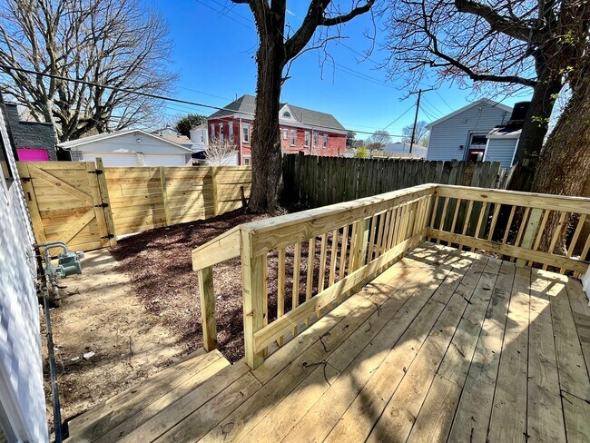 Building Photo - Modern 2BR/2BA with Bonus Room in Germanto...