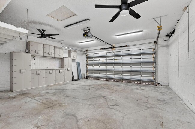 Building Photo - 6249 NW 78th Mnr