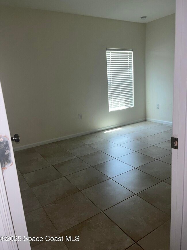 Building Photo - 1343 Musgrass Cir