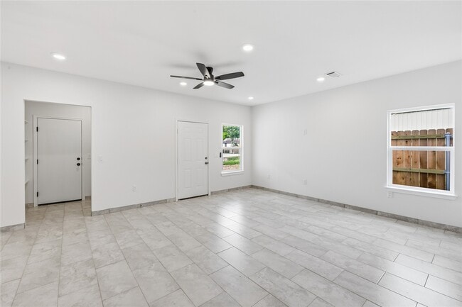 Building Photo - 6138 Brookfield Dr