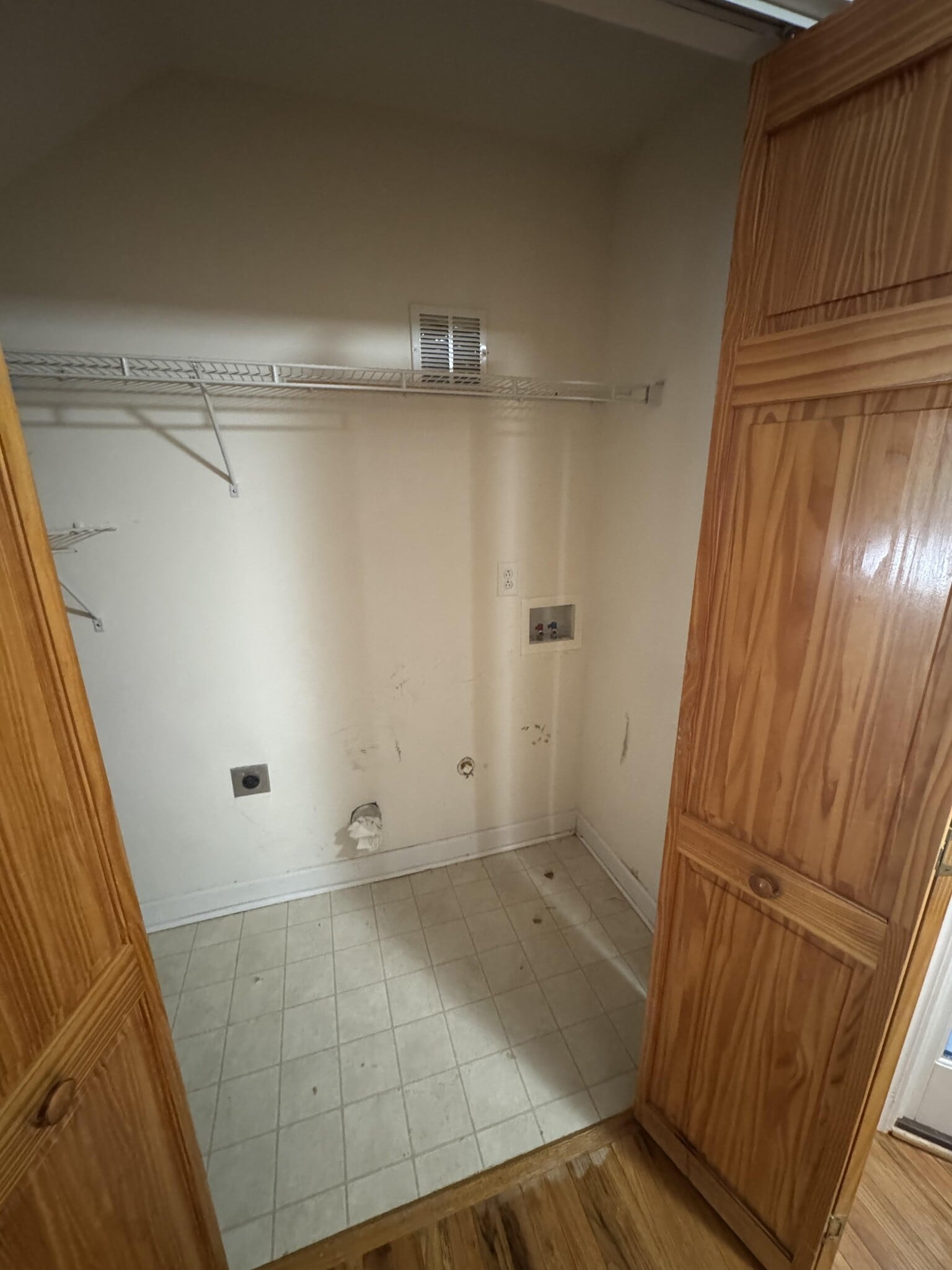 Washer/Dryer hookups - 7649 Keistlers Store Rd