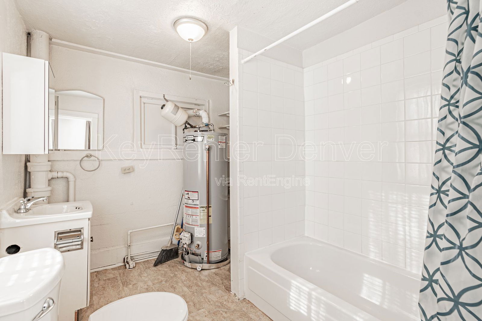 Building Photo - 2033 S Clayton St