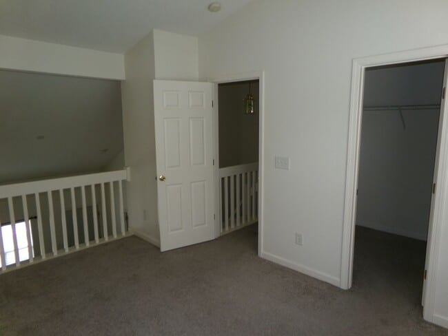 Building Photo - Greensboro Townhouse near Wendover Ave and I-40.