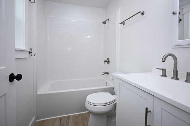 Building Photo - 442 Rothe Loop