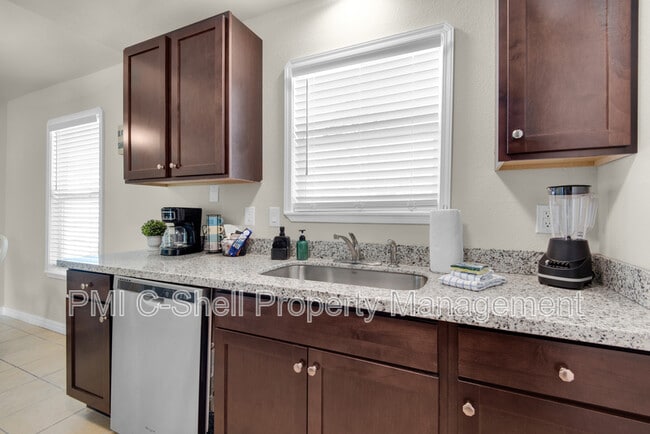Building Photo - 3531 Southwind Dr