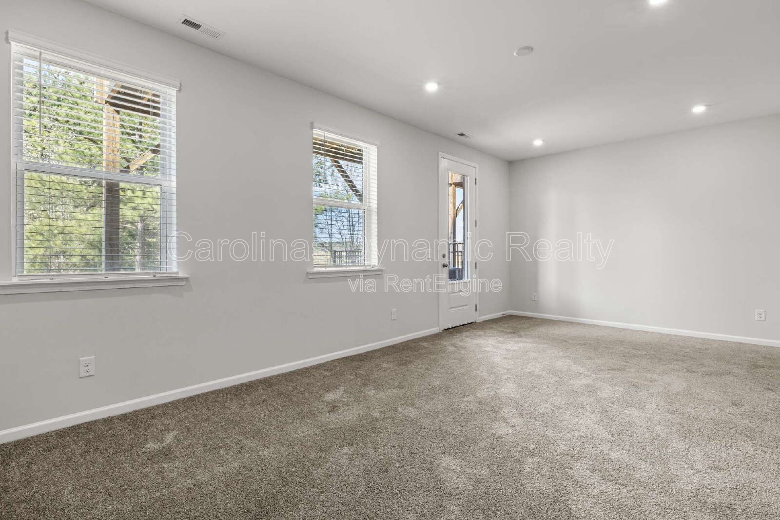Building Photo - 6985 Waterstone Dr