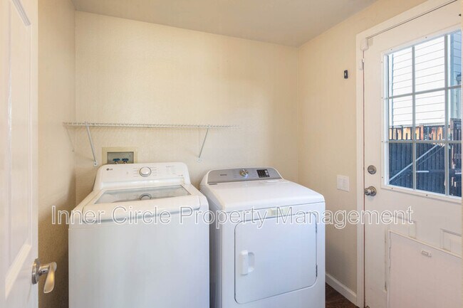 Building Photo - 342 Chaucer Dr